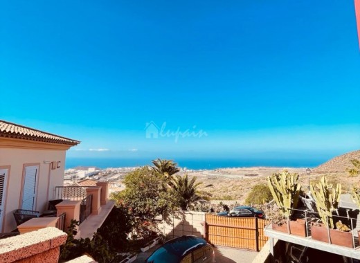 Villa - Revente -
            Chayofa - 26212