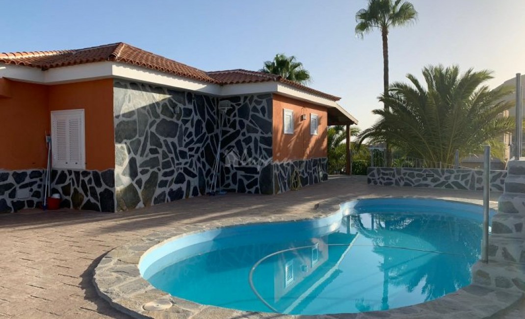 Sale - Villa - El Roque