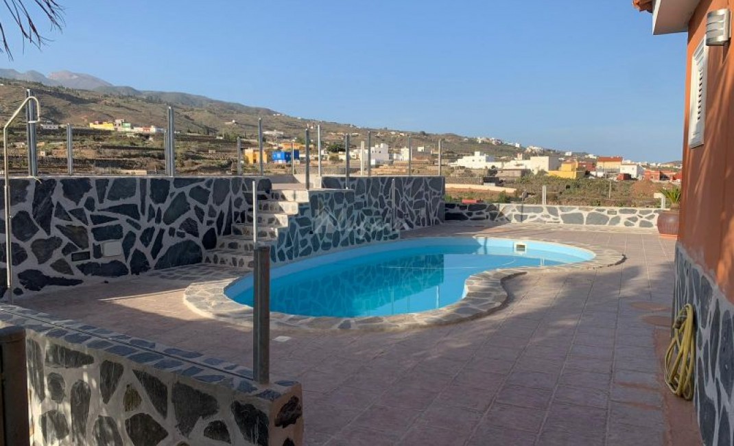 Sale - Villa - El Roque