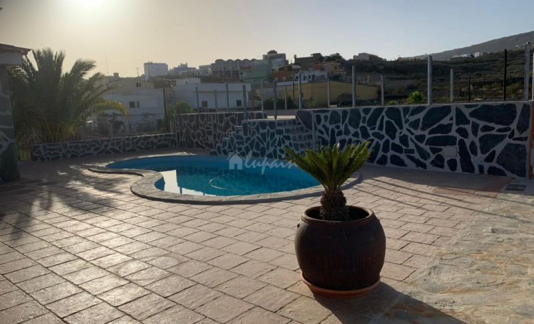 Sale - Villa - El Roque