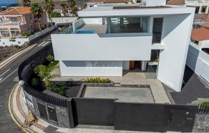 Revente - Villa - Callao Salvaje