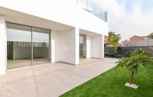 Revente - Villa - Callao Salvaje