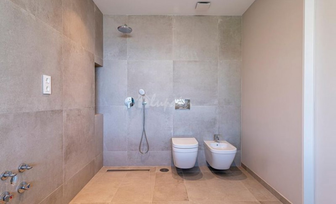 Revente - Villa - Callao Salvaje