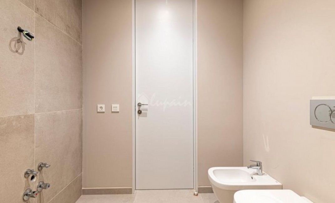 Revente - Villa - Callao Salvaje