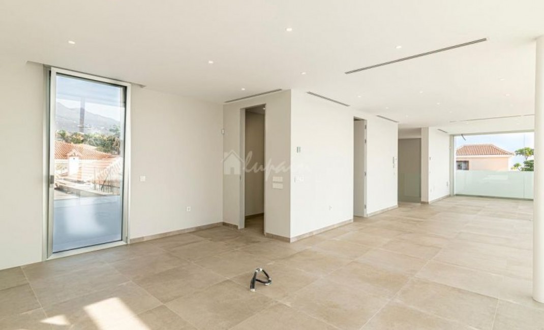 Revente - Villa - Callao Salvaje