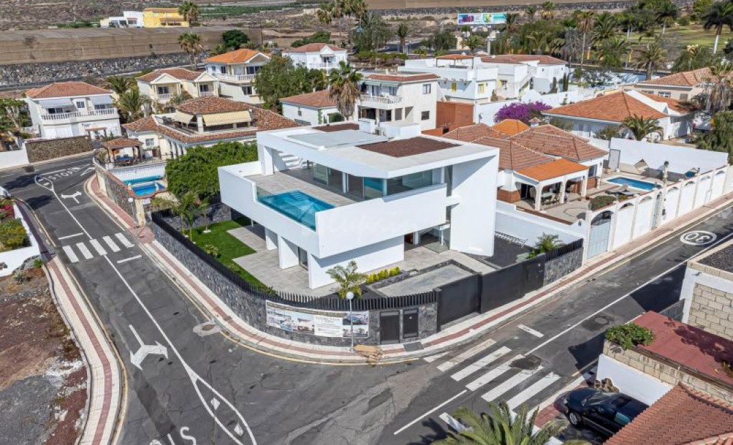 Revente - Villa - Callao Salvaje