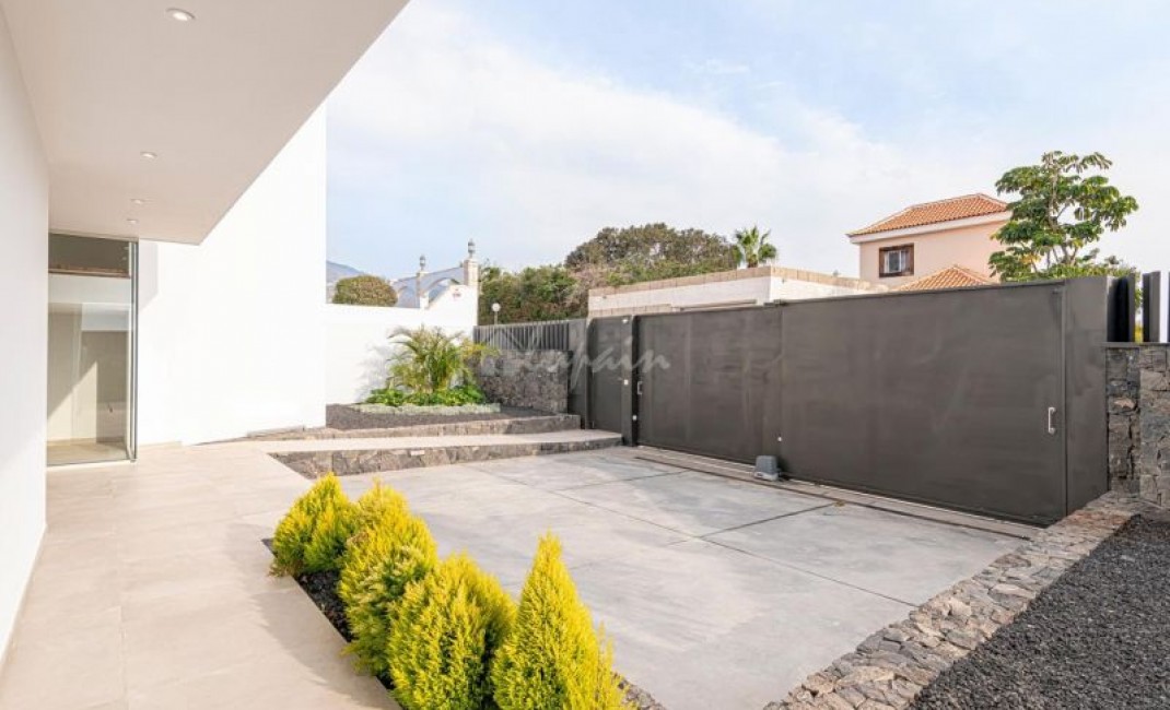 Revente - Villa - Callao Salvaje