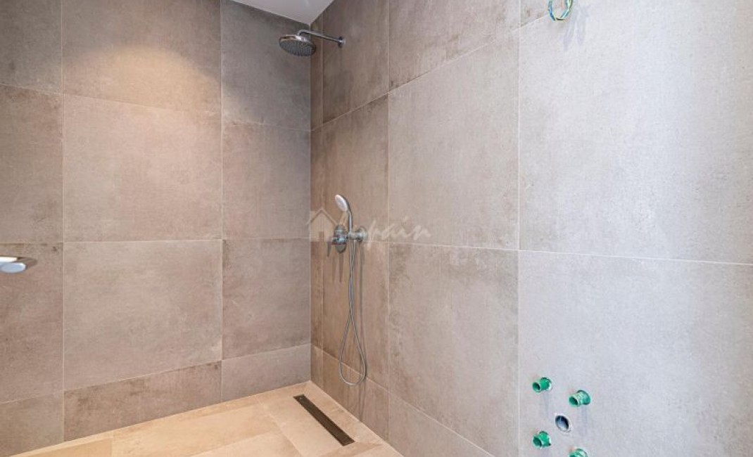 Revente - Villa - Callao Salvaje