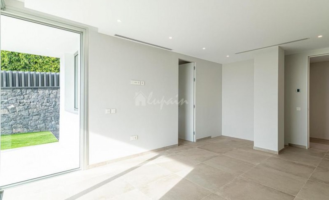 Revente - Villa - Callao Salvaje