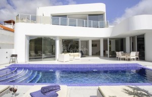 Sale - Villa - La Caleta