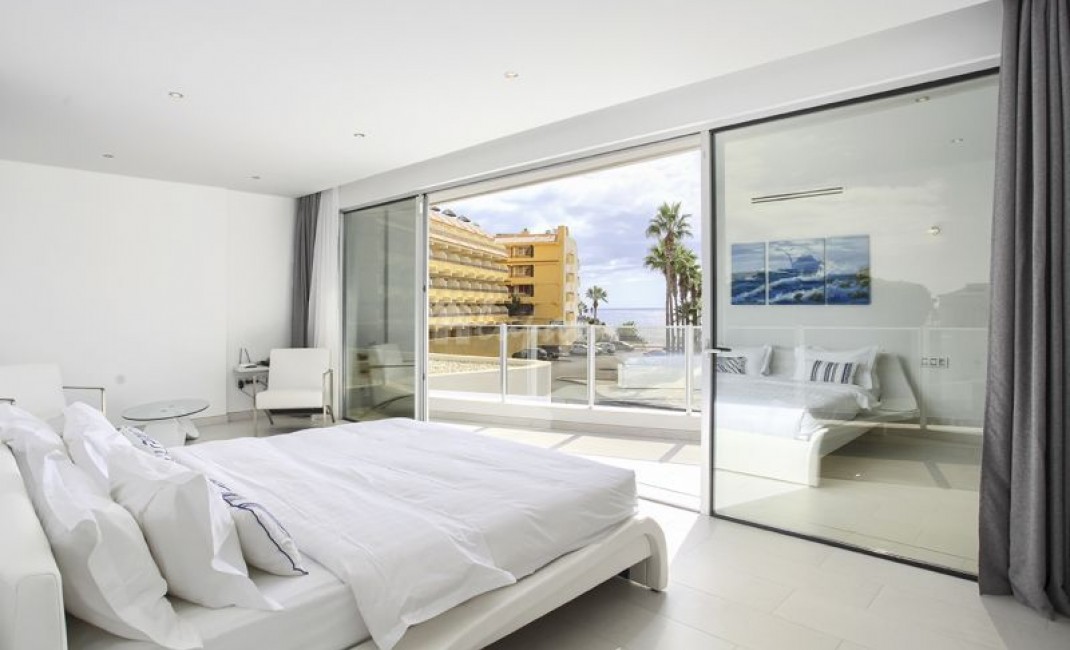 Sale - Villa - La Caleta