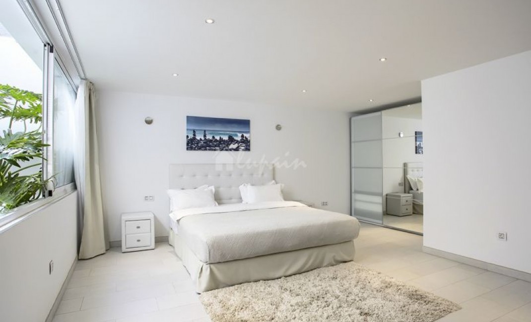 Sale - Villa - La Caleta