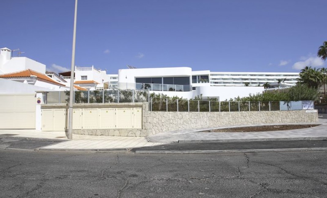 Sale - Villa - La Caleta