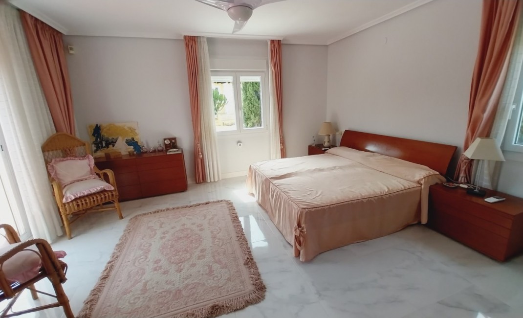 Sale - Villa - Benidorm