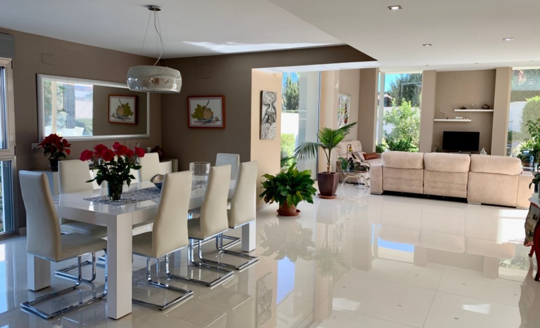 Sale - Villa - Albir