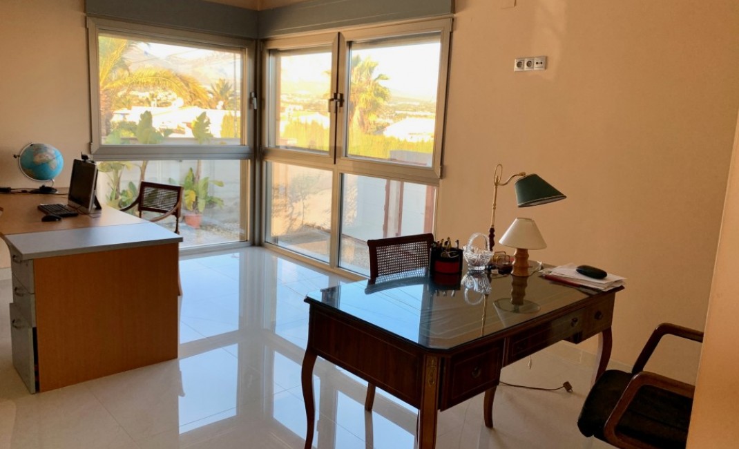 Sale - Villa - Albir