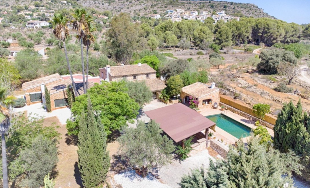 Revente - Plot - Senija - Campo