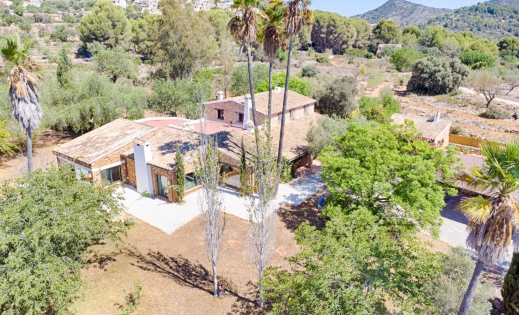 Revente - Plot - Senija - Campo