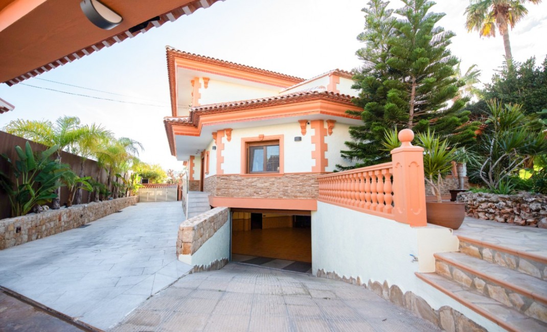 Sale - Villa - Calpe