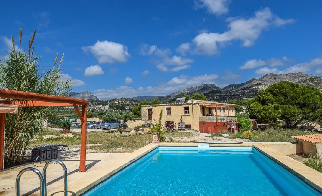 Sale - Plot - Relleu