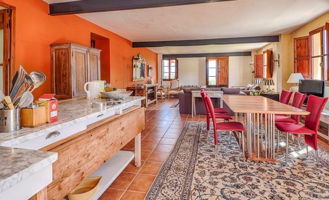 Sale - Plot - Relleu