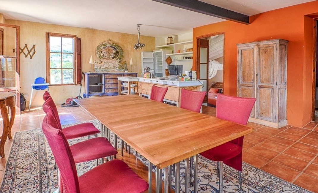 Sale - Plot - Relleu