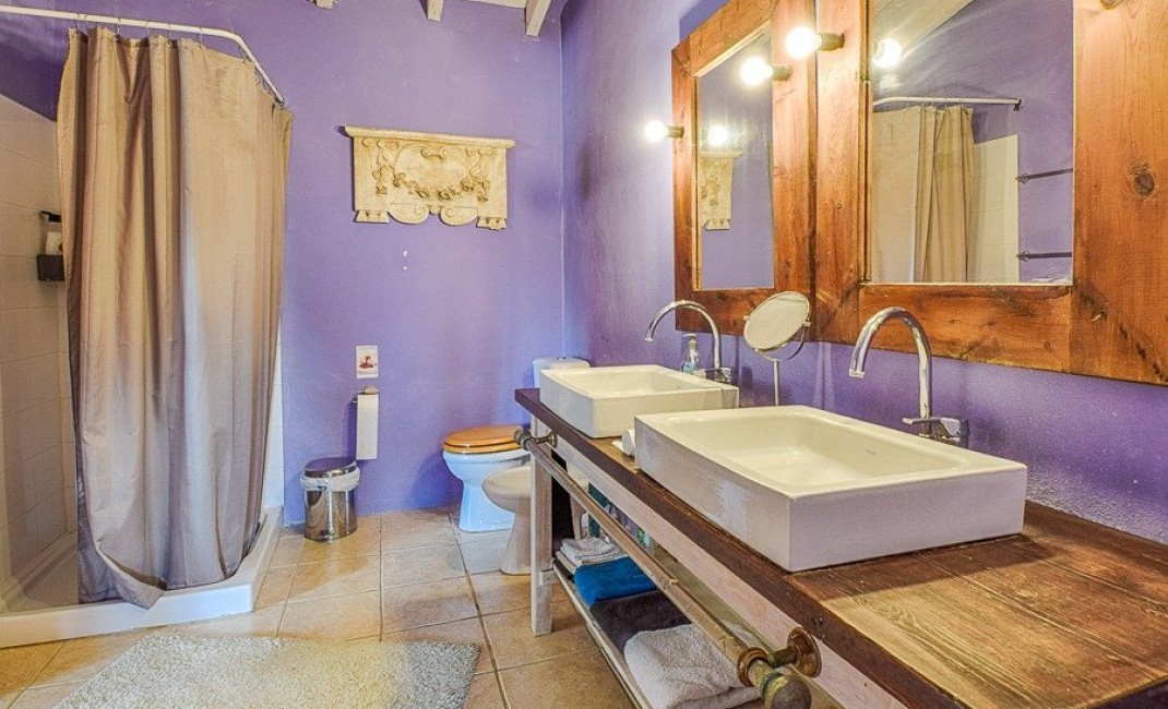 Sale - Plot - Relleu