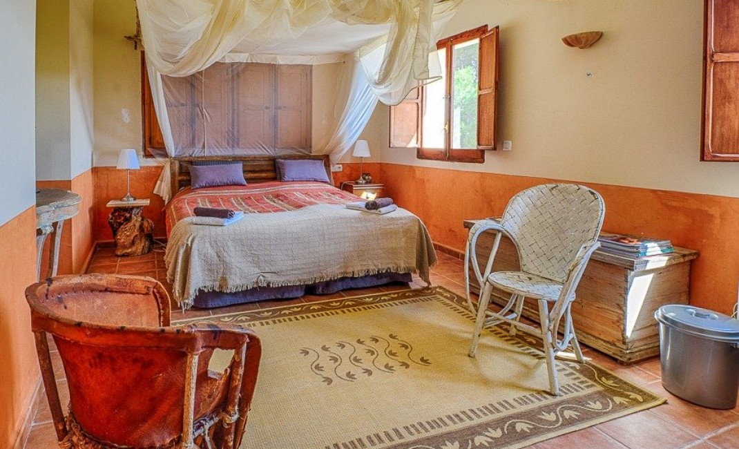 Sale - Plot - Relleu