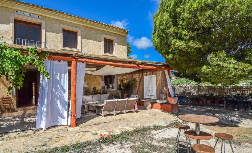 Sale - Plot - Relleu