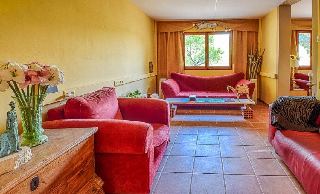 Sale - Plot - Relleu