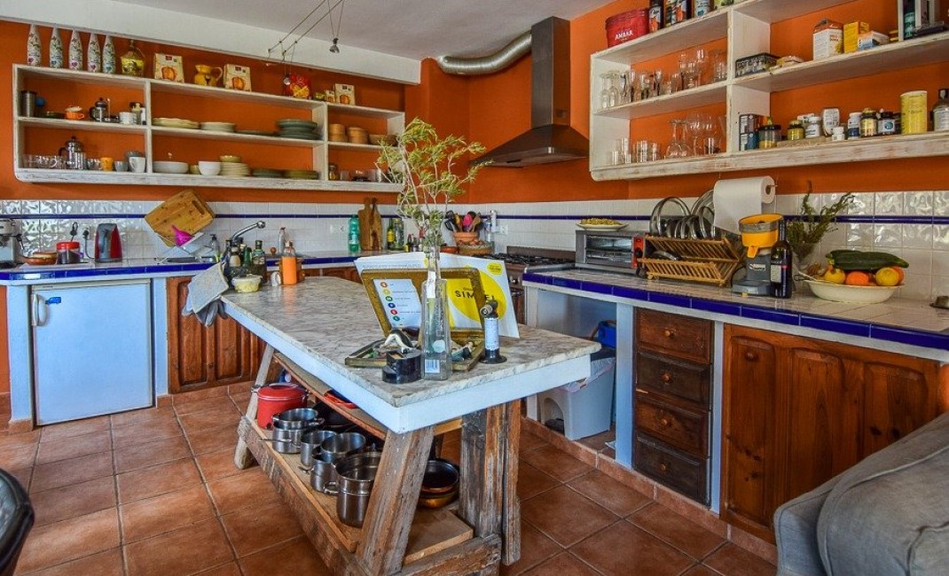 Sale - Plot - Relleu