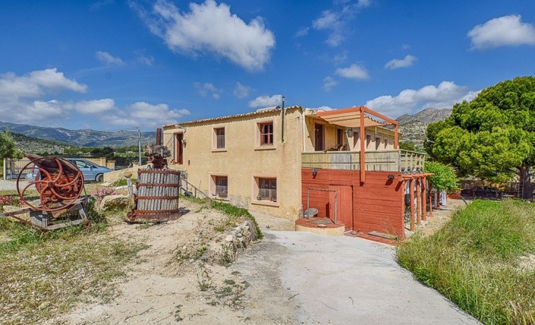 Sale - Plot - Relleu