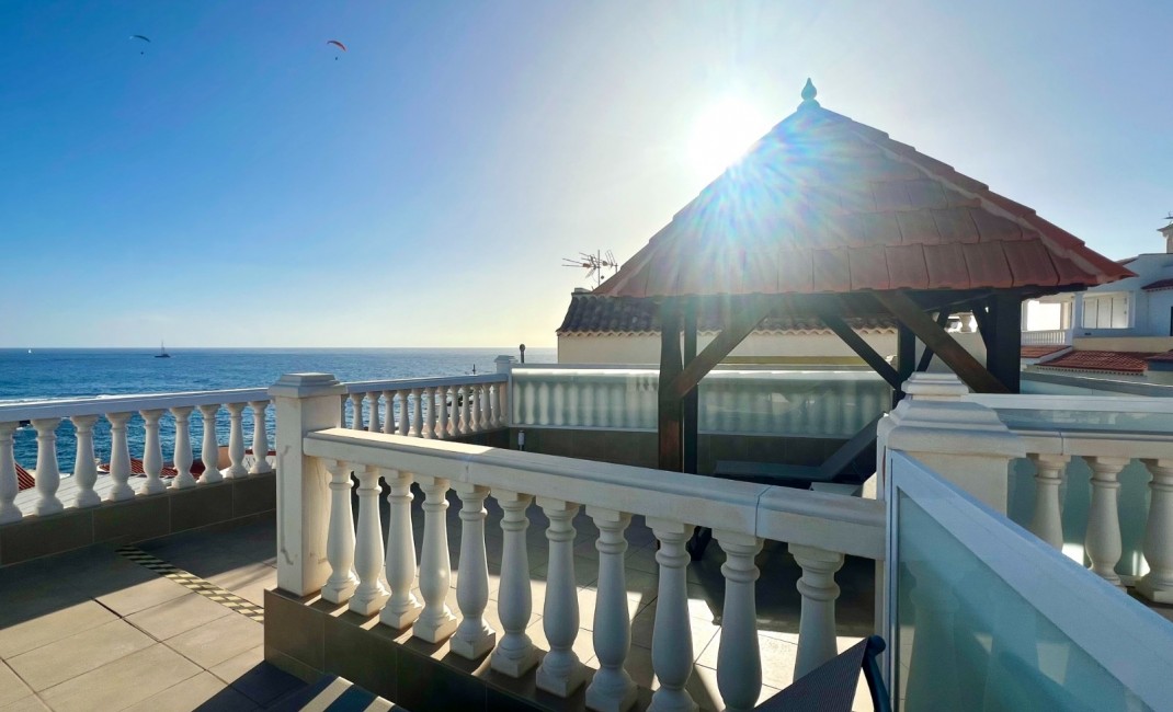 Revente - house - La Caleta