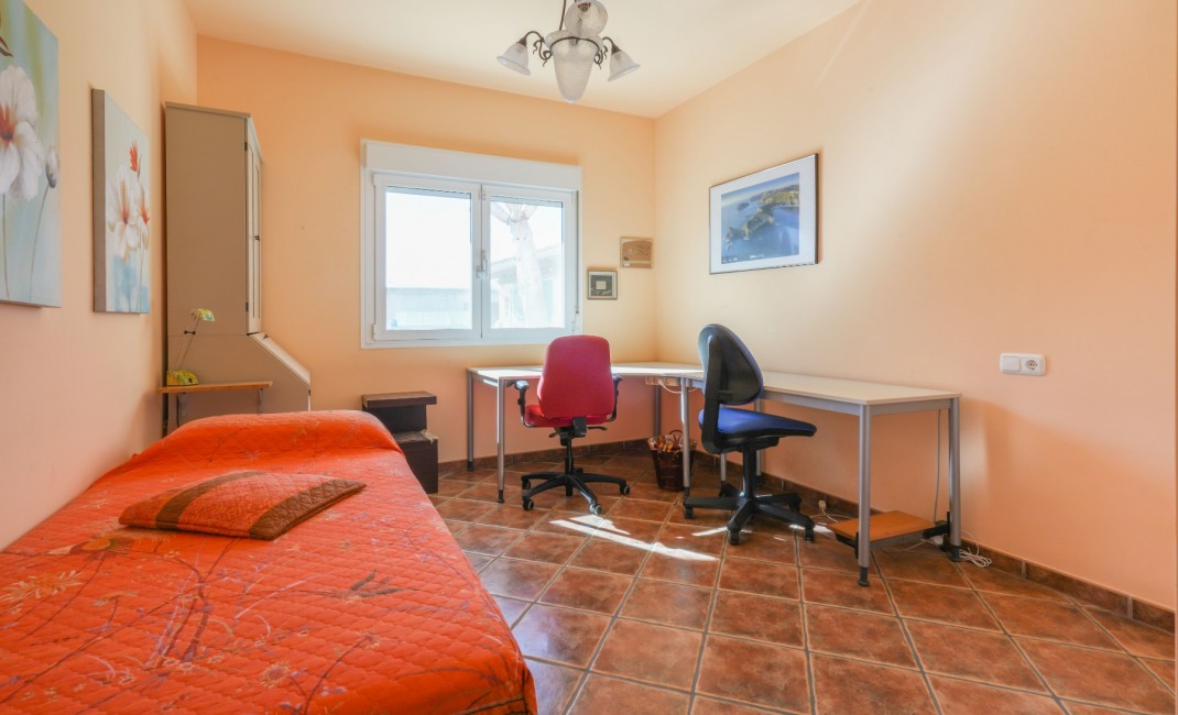 Revente - Chalets Independientes - Alicante - Jacarilla