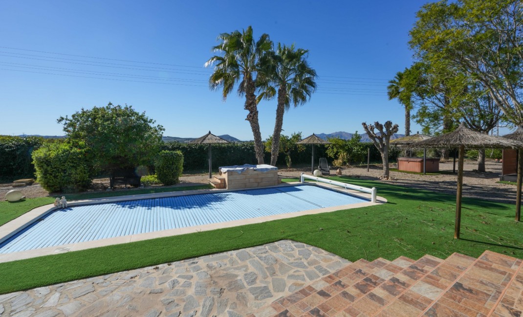 Revente - Chalets Independientes - Alicante - Jacarilla