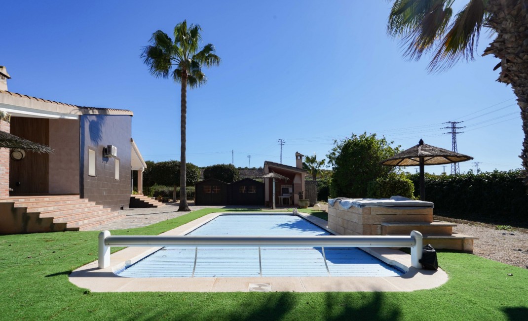 Revente - Chalets Independientes - Alicante - Jacarilla
