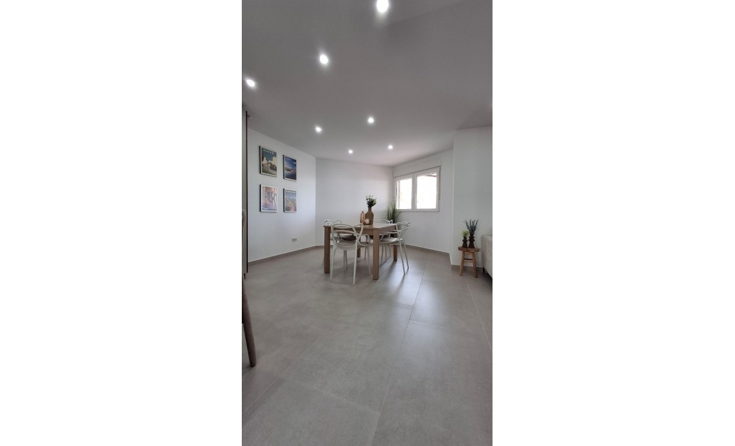 Sale - Apartament / Duplex - Torrevieja - Playa Acequion