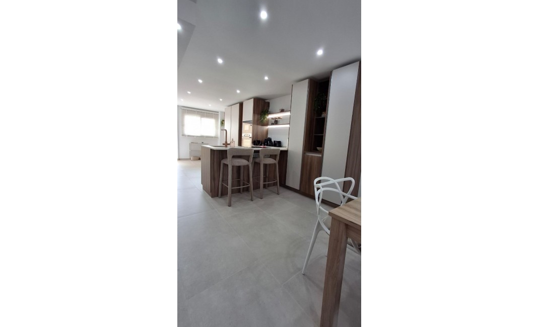 Sale - Apartament / Duplex - Torrevieja - Playa Acequion