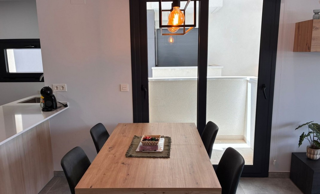 Sale - Apartment - Los Altos