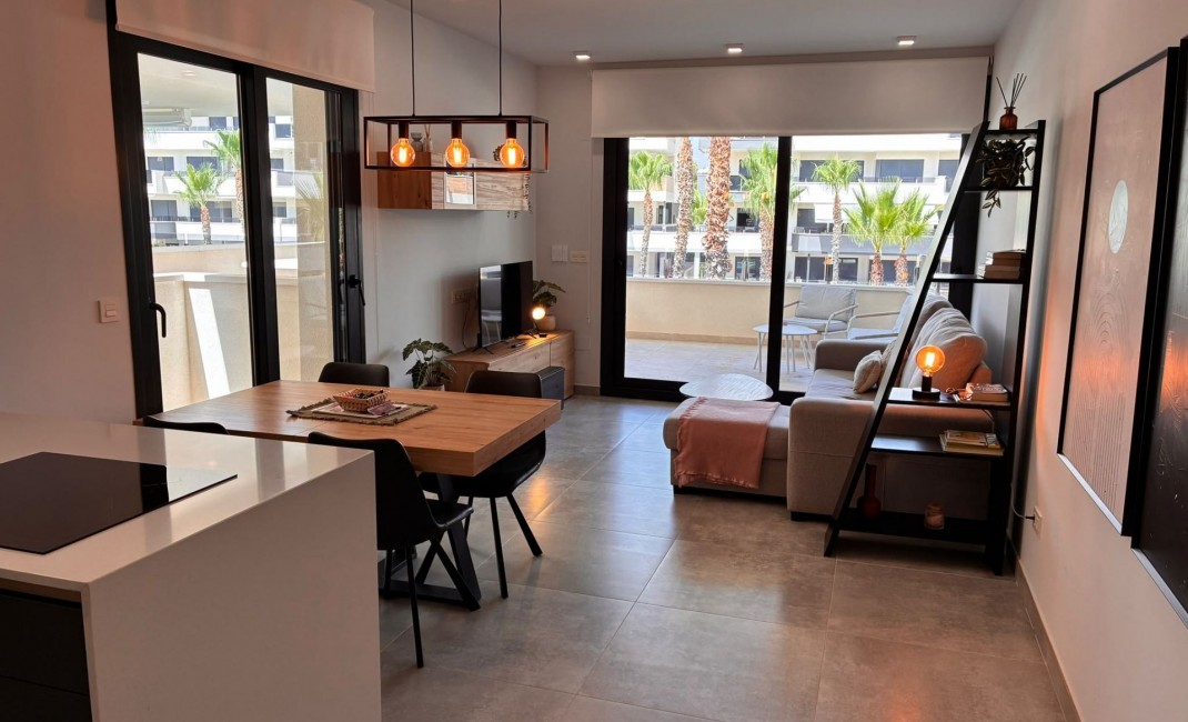 Sale - Apartment - Los Altos