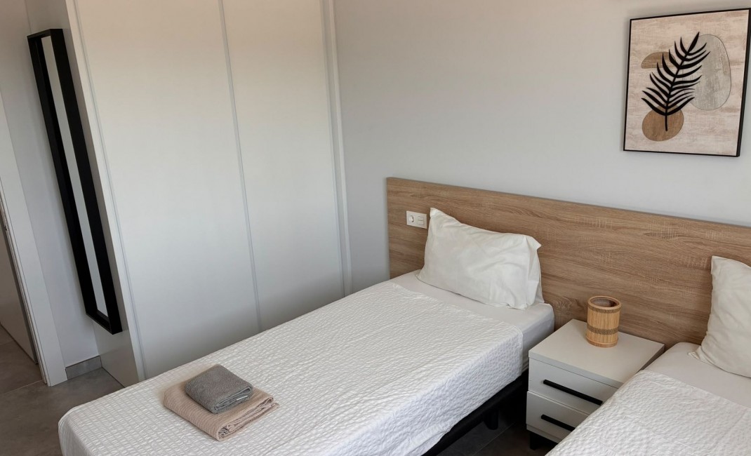 Sale - Apartment - Los Altos
