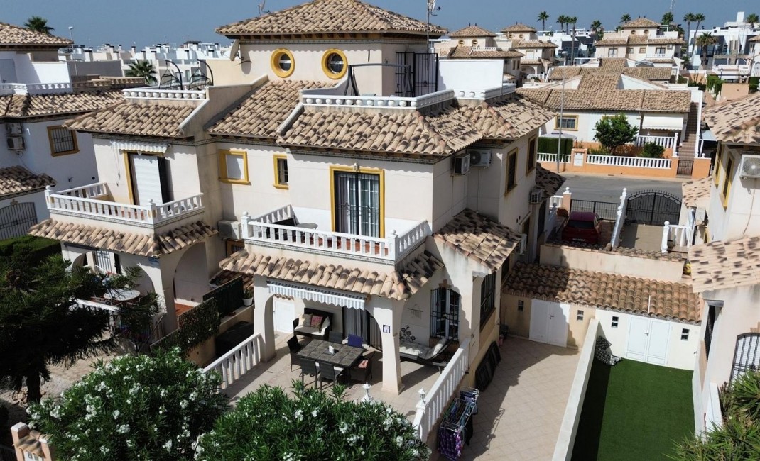 Sale - Semi-detached house - Lomas de Cabo Roig