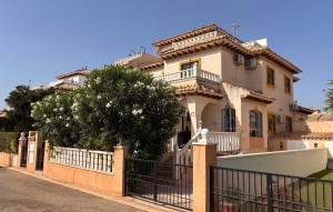 Sale - Semi-detached house - Lomas de Cabo Roig
