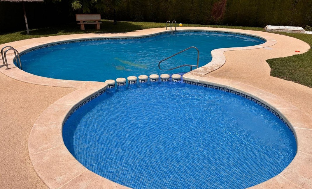 Sale - Semi-detached house - Lomas de Cabo Roig