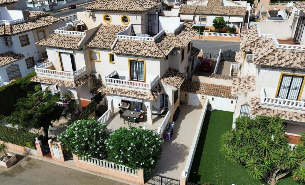 Sale - Semi-detached house - Lomas de Cabo Roig