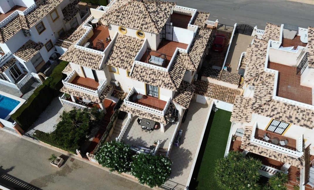 Sale - Semi-detached house - Lomas de Cabo Roig
