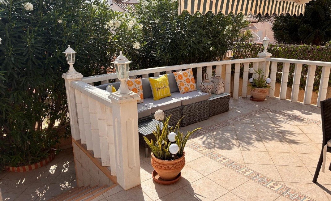 Sale - Semi-detached house - Lomas de Cabo Roig
