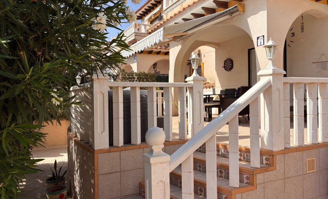 Sale - Semi-detached house - Lomas de Cabo Roig