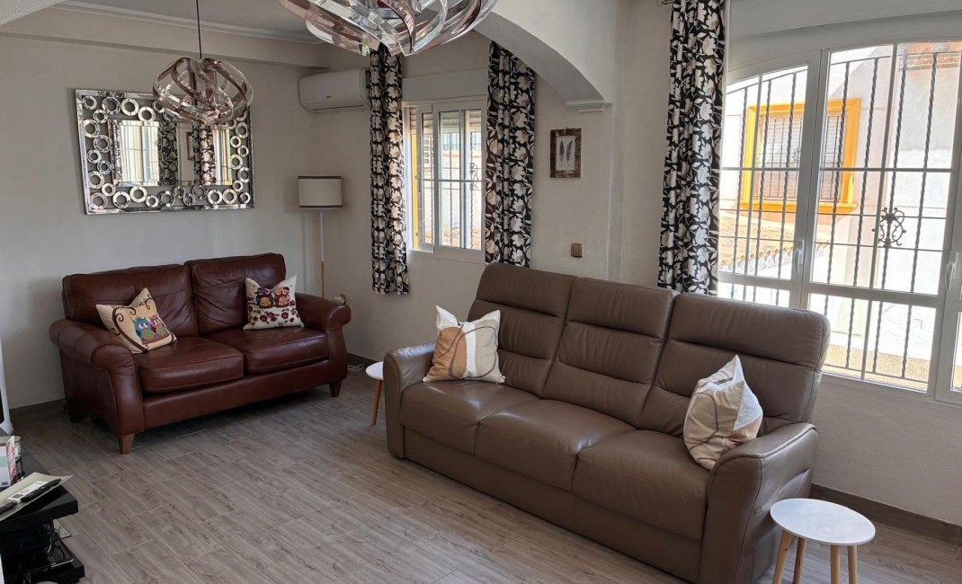 Sale - Semi-detached house - Lomas de Cabo Roig