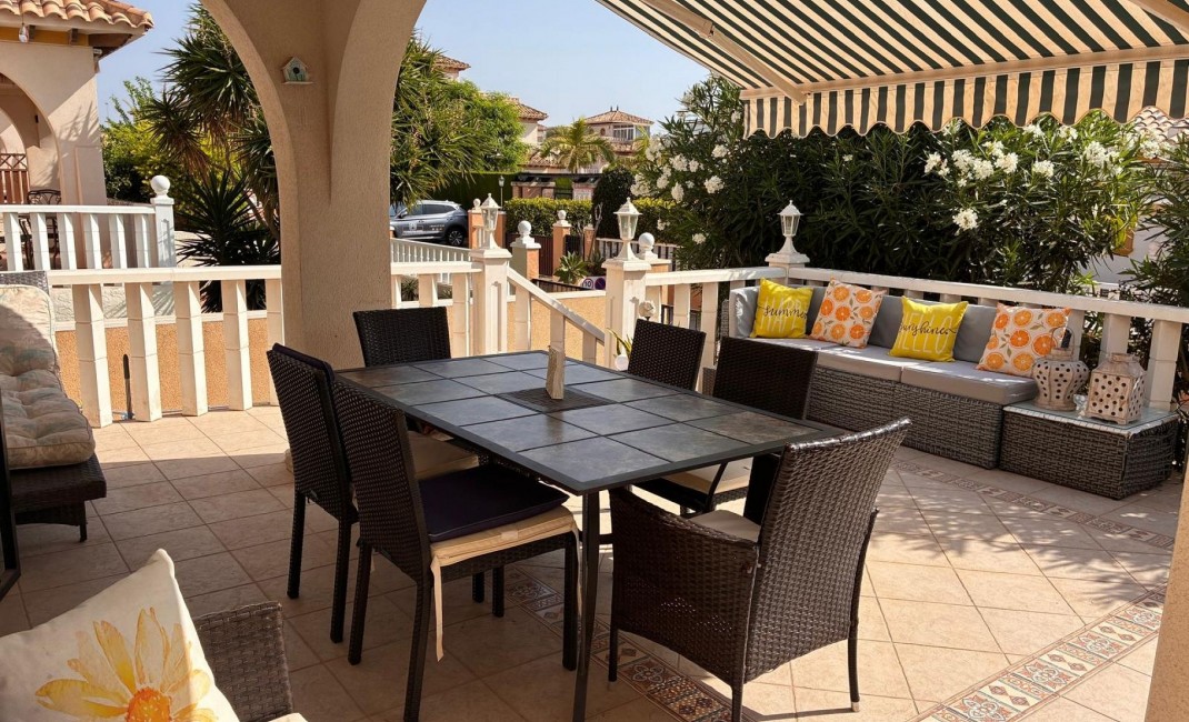 Sale - Semi-detached house - Lomas de Cabo Roig